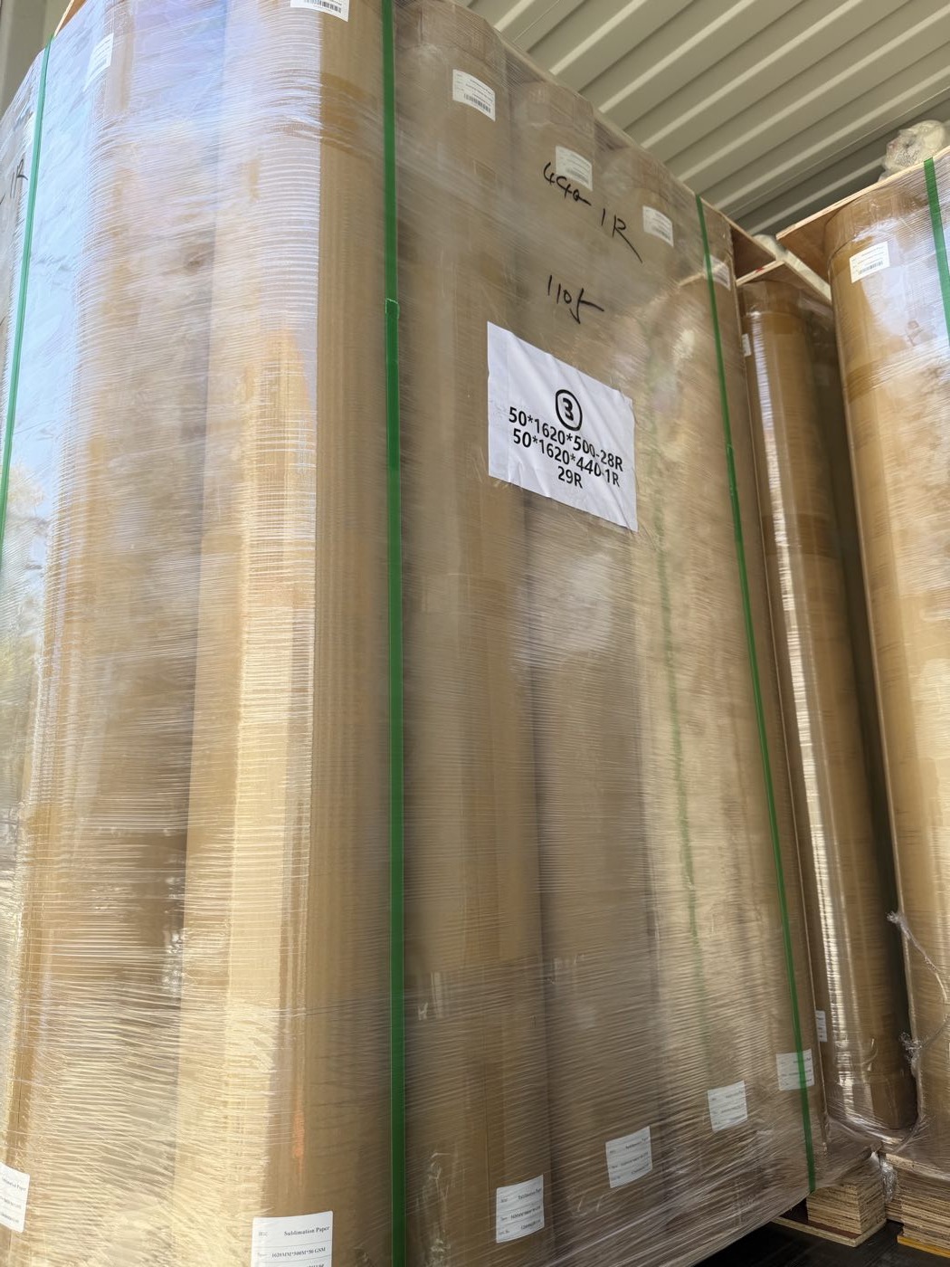 Sublimation paper jumbo rolls, 1620 mm × 500 m at 50 gsm, strapped on pallets in the container